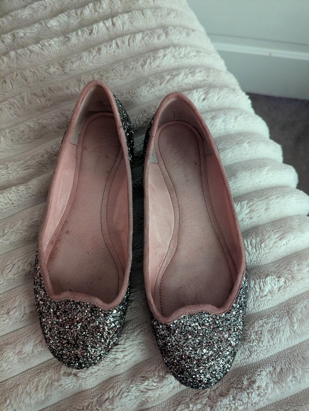 Pelle Moda Silver Glitter Ballet Flats with Pink Trim